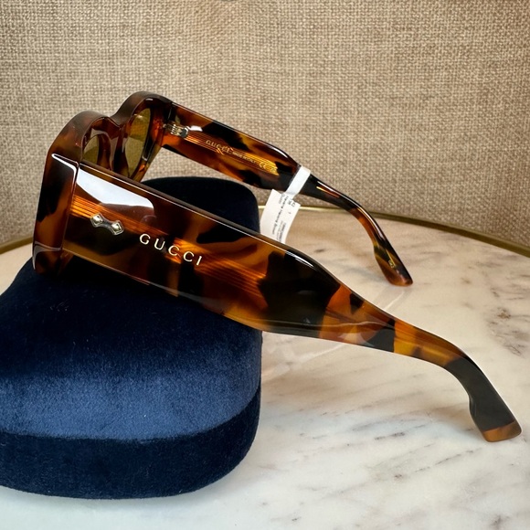 New! Authentic GUCCI Rectangle Sunglasses. - Picture 11 of 14